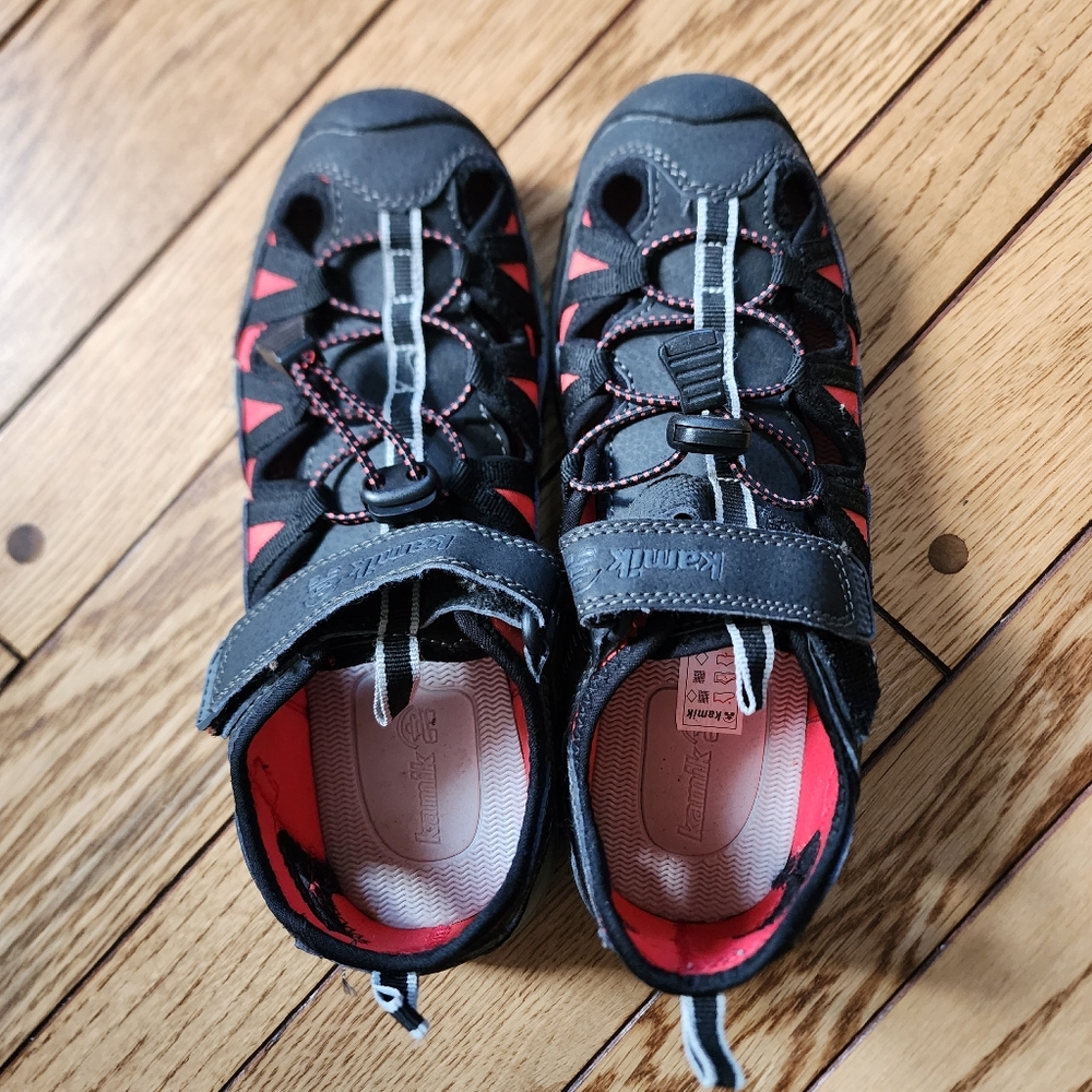 Kamik Islander Sandal - Size 7 - Red & Black